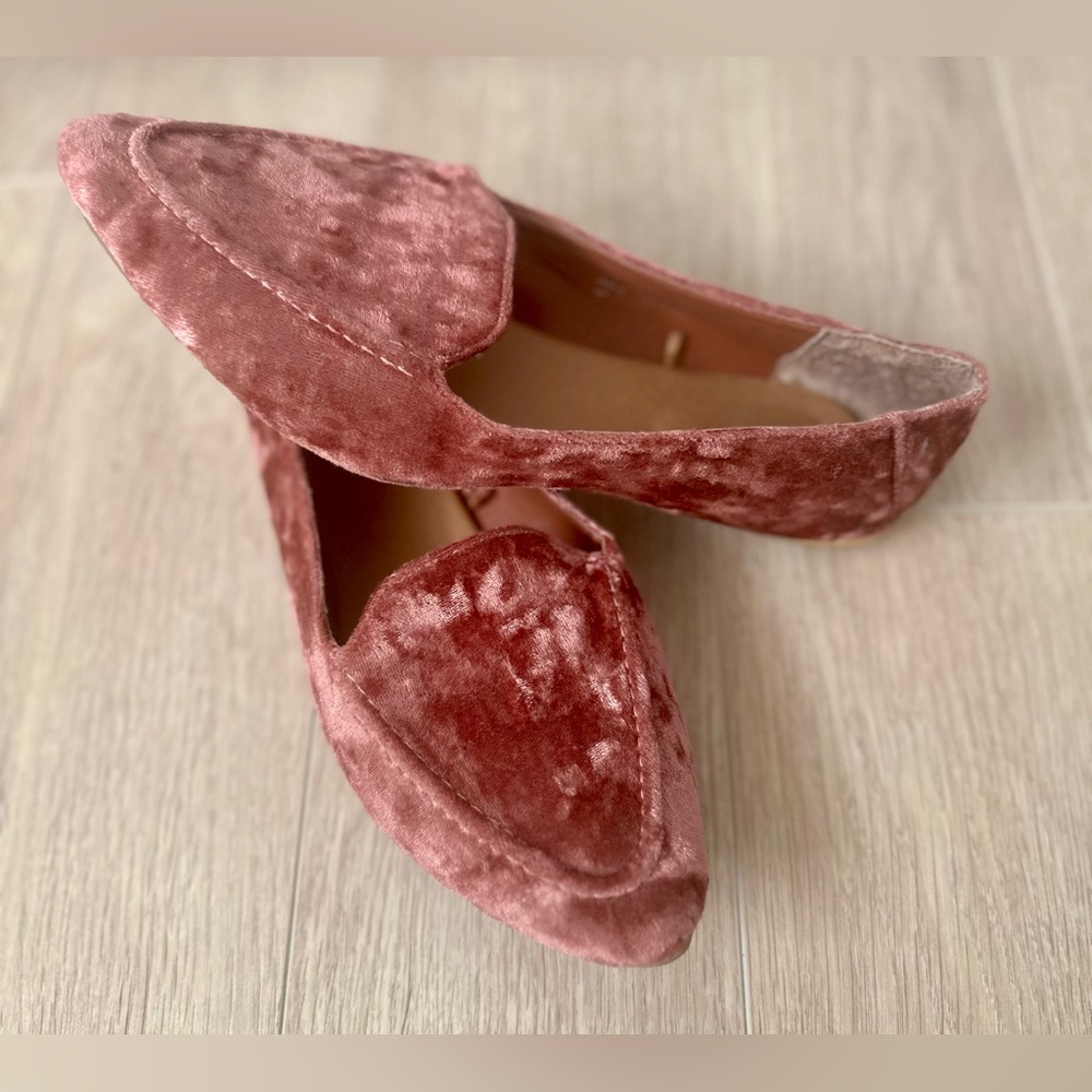 Velour slip-on flats in coral